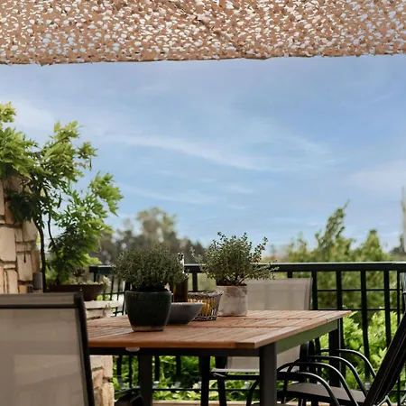 Appartamento οrama - 1 & 4 Stone View Close To The Castle At Bohali Hill